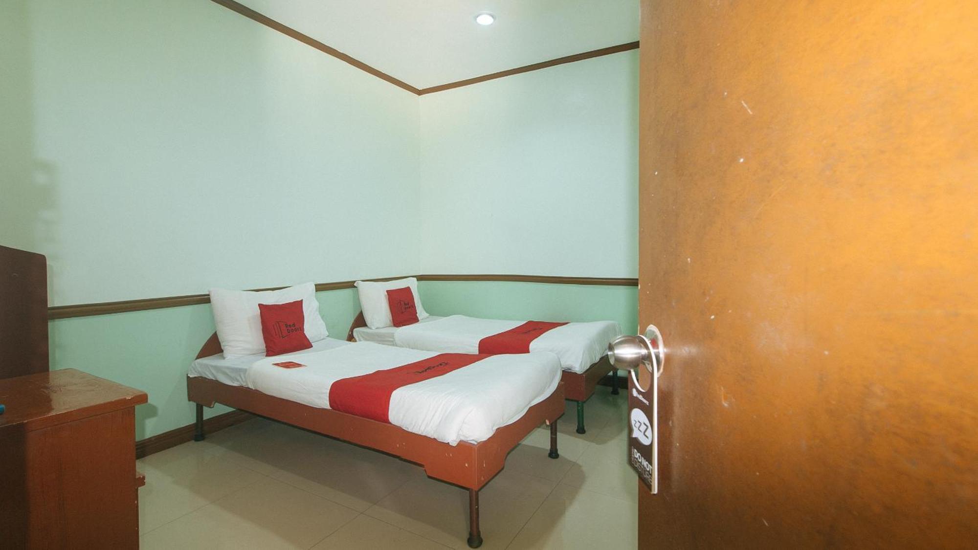Reddoorz At Maanyag Pension House Mandaue Cebu Екстер'єр фото