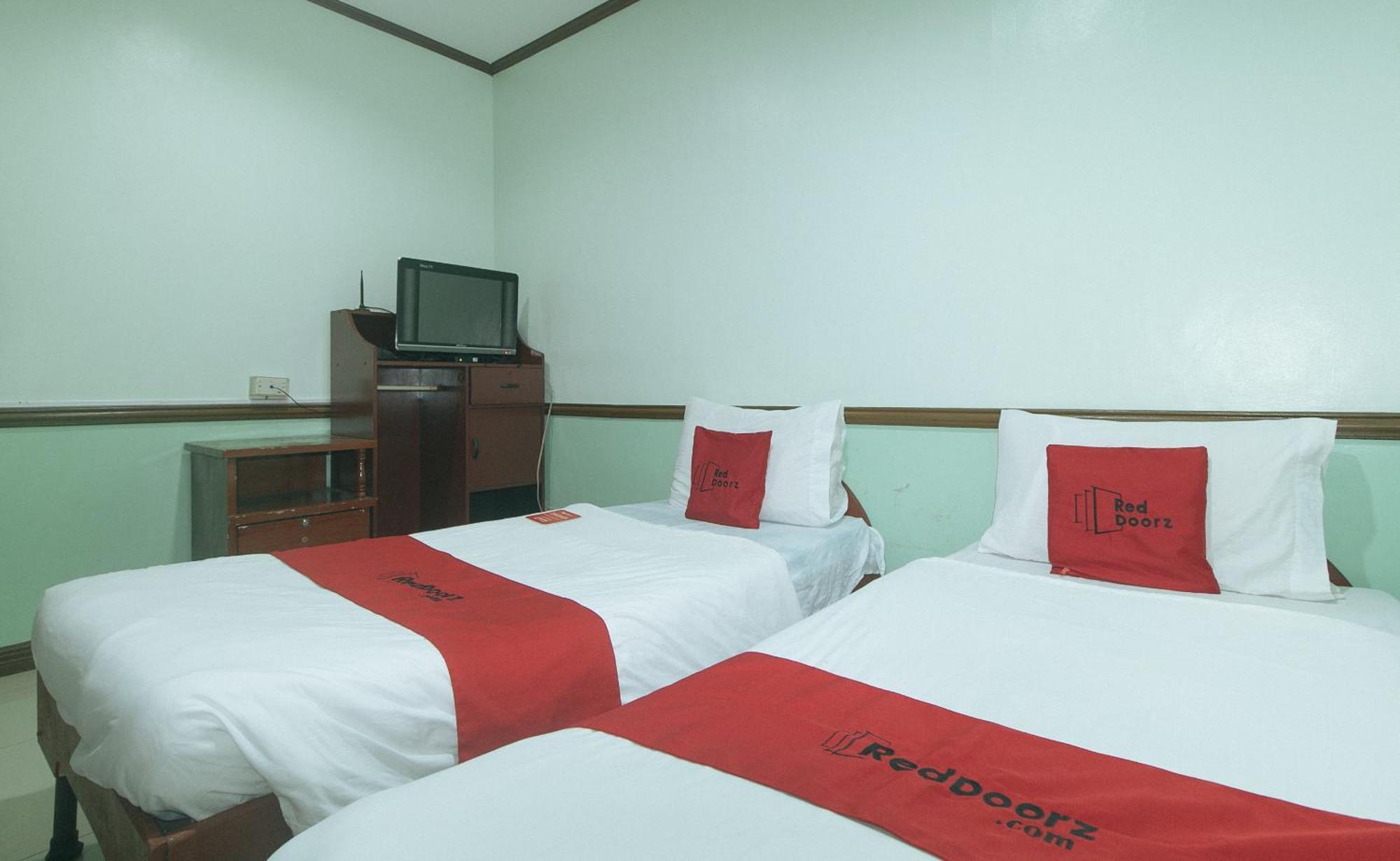 Reddoorz At Maanyag Pension House Mandaue Cebu Екстер'єр фото