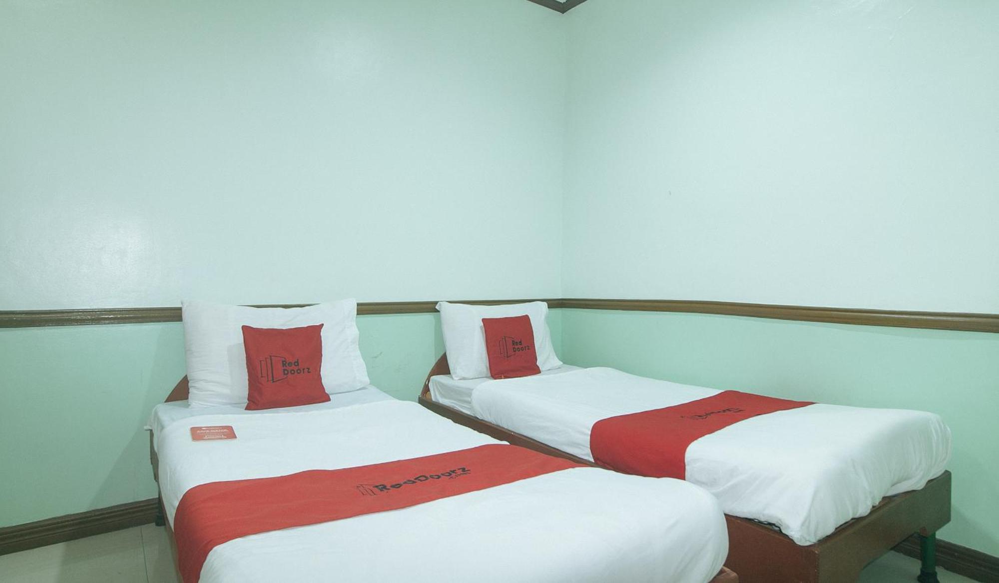 Reddoorz At Maanyag Pension House Mandaue Cebu Екстер'єр фото