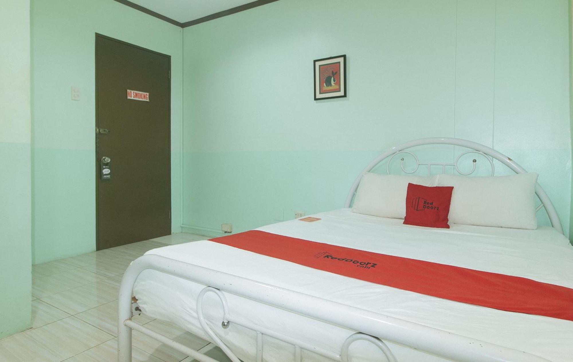 Reddoorz At Maanyag Pension House Mandaue Cebu Екстер'єр фото