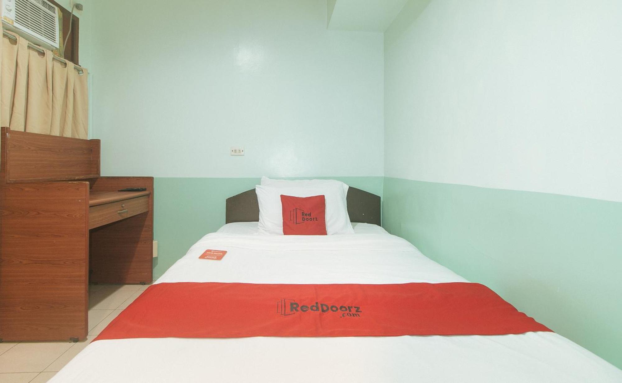 Reddoorz At Maanyag Pension House Mandaue Cebu Екстер'єр фото
