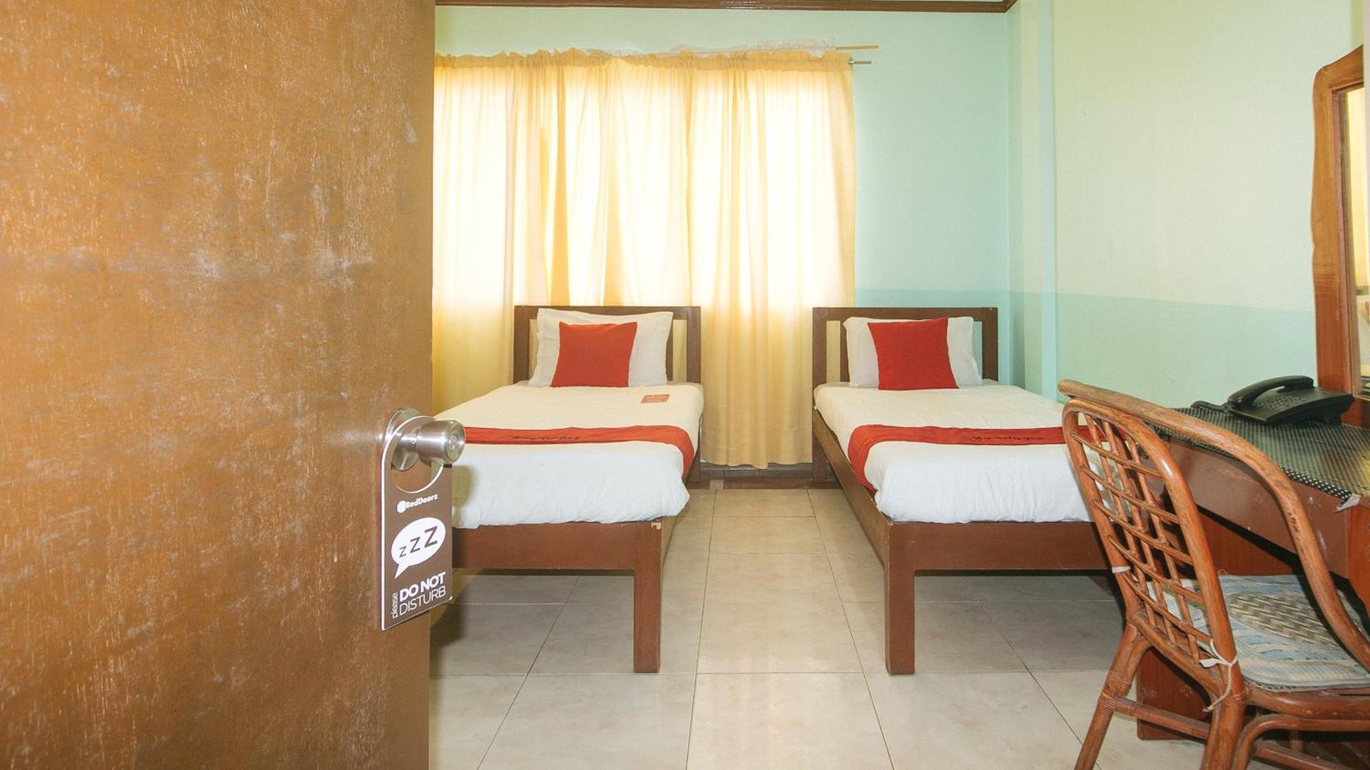 Reddoorz At Maanyag Pension House Mandaue Cebu Екстер'єр фото